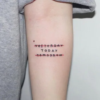 Impermeável Tatuagem Temporária Adesivos Alfabeto Inglês Linha Vermelha Do Flash Do Tattoo Do Tattoo Do Braço Feminino Masculino