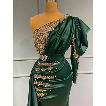 Luxo Verde Vestidos de Noite em Dubai Árabe de Ouro Apliques Cetim Festa Formal Gownes Sereia Mulheres Manto de Um Ombro só com Manga