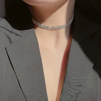 O japonês e o coreano temperamento simples diamante gargantilha da moda feminina personalidade luz de luxo clavícula cadeia