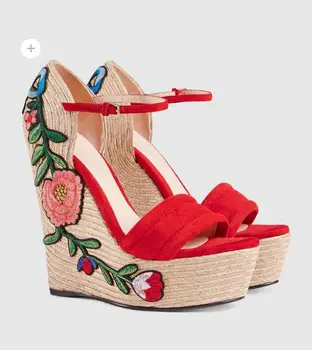 Mulheres de Verão Bordado sapatos de plataforma Rebanho Salto Alto applique flor ceia de salto alto cunha sandálias elegantes